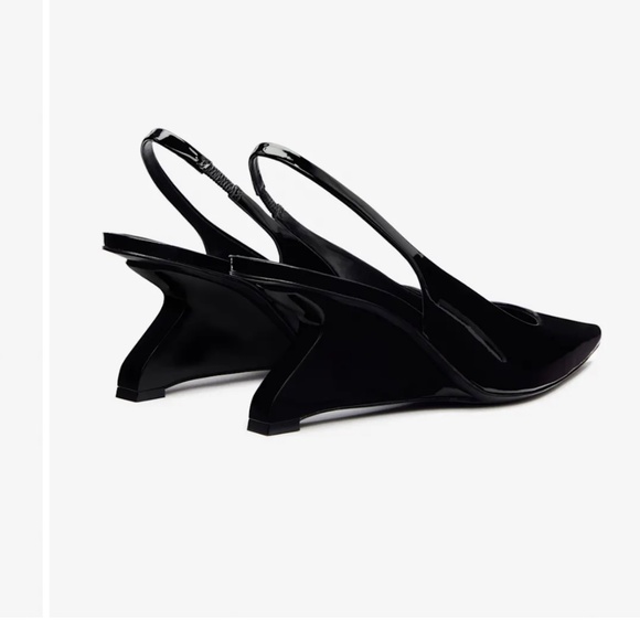 Reformation Westlyn Closed Toe Wedge Black - Size 7 - Picture 2 of 7